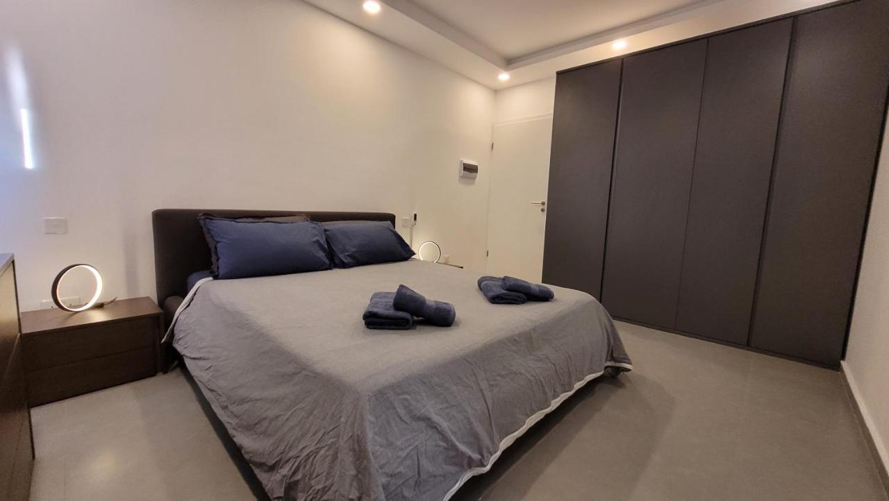 세인트폴스베이 Stylish - Modern - Large Terrace - 2 Bed - 200 M From Sea - Fully Air Con 아파트 외부 사진