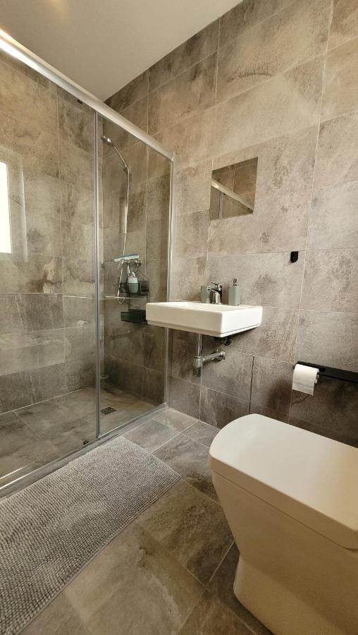 세인트폴스베이 Stylish - Modern - Large Terrace - 2 Bed - 200 M From Sea - Fully Air Con 아파트 외부 사진