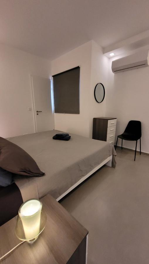 세인트폴스베이 Stylish - Modern - Large Terrace - 2 Bed - 200 M From Sea - Fully Air Con 아파트 외부 사진